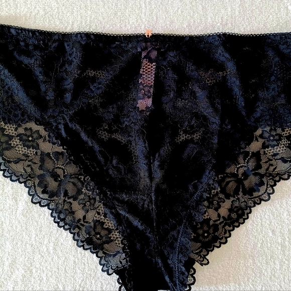 Savage X Fenty by Rihanna Black Lace Panty, size 3X - Picture 2 of 7